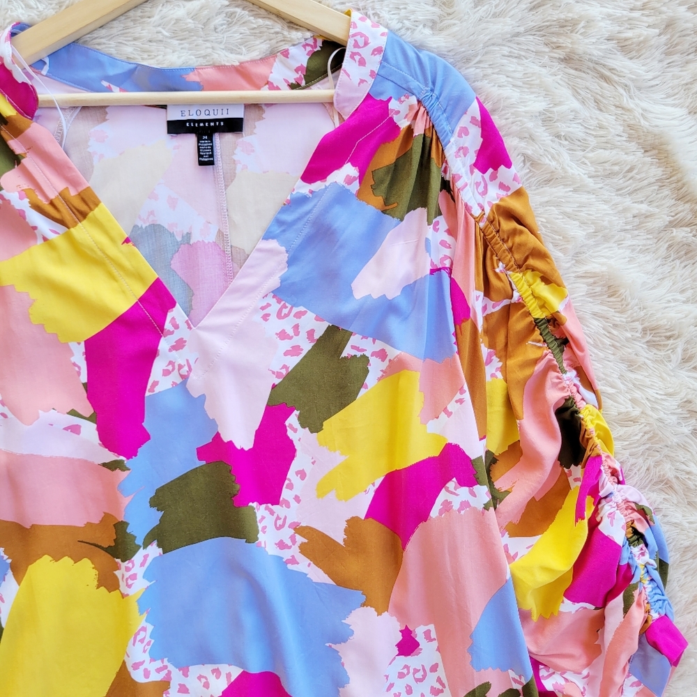 Eloquii Vibrant Print Cinched Sleeve V-Neck Blouse‎ - Picture 5 of 8